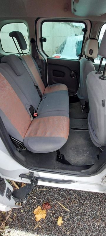 Renault Kangoo - 2013 - 284004kms - Autó: 4 kép. Renault Kangoo - 2013 - 284004kms - Autó: 4 kép.