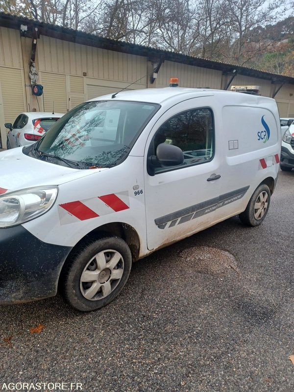 Renault Kangoo - 2014 - 175000kms - DK-315-EV - Kis furgon: 4 kép. Renault Kangoo - 2014 - 175000kms - DK-315-EV - Kis furgon: 4 kép.