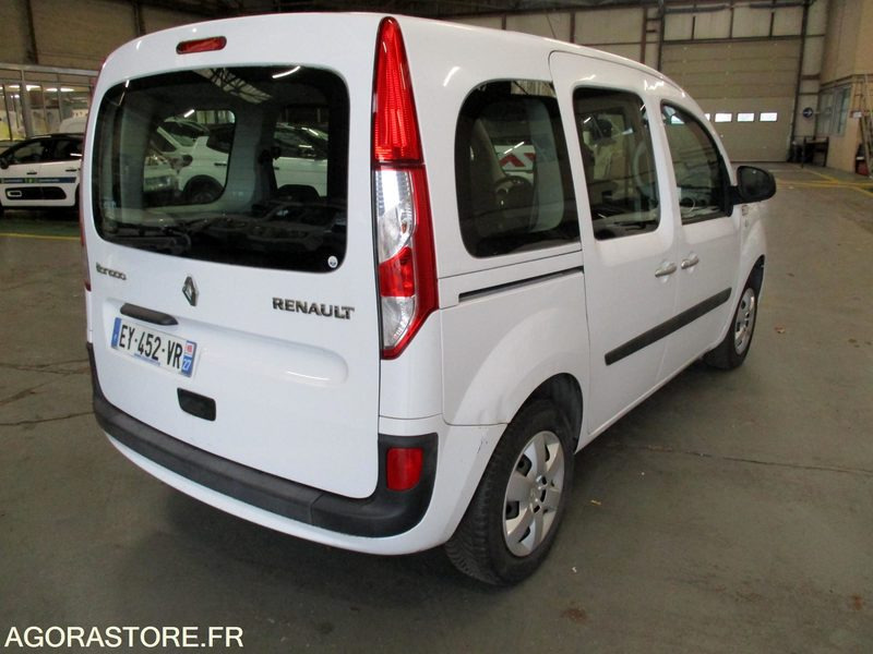 Renault Kangoo 5 places - 2018 - 89960 kms - Autó: 3 kép. Renault Kangoo 5 places - 2018 - 89960 kms - Autó: 3 kép.
