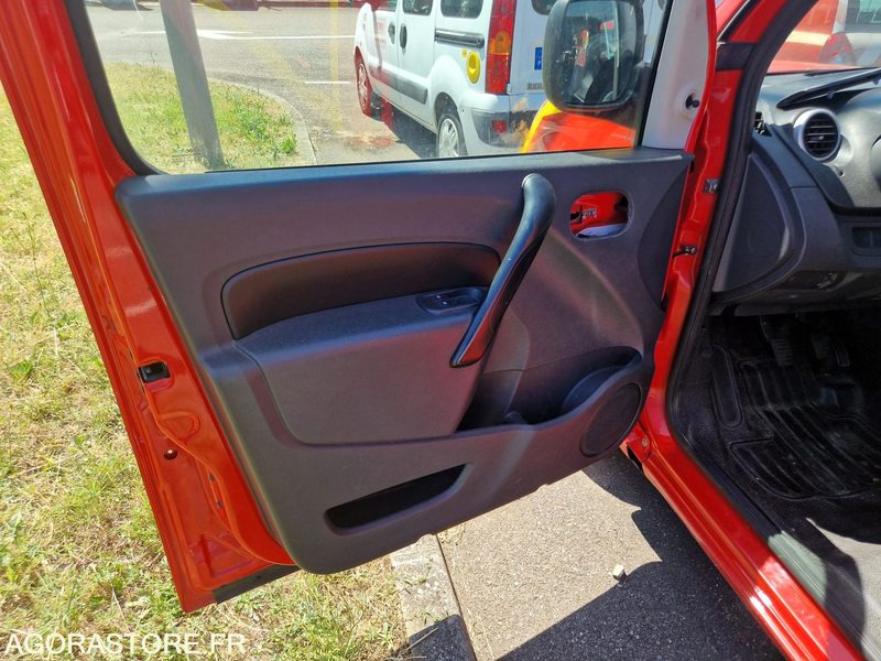 Renault Kangoo - CG679VM - Autó: 5 kép. Renault Kangoo - CG679VM - Autó: 5 kép.
