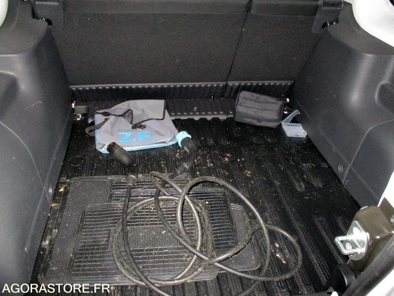 Renault Kangoo électrique - 2018 - 11391 kms - Kis furgon, Elektromos kisteherautó: 5 kép. Renault Kangoo électrique - 2018 - 11391 kms - Kis furgon, Elektromos kisteherautó: 5 kép.