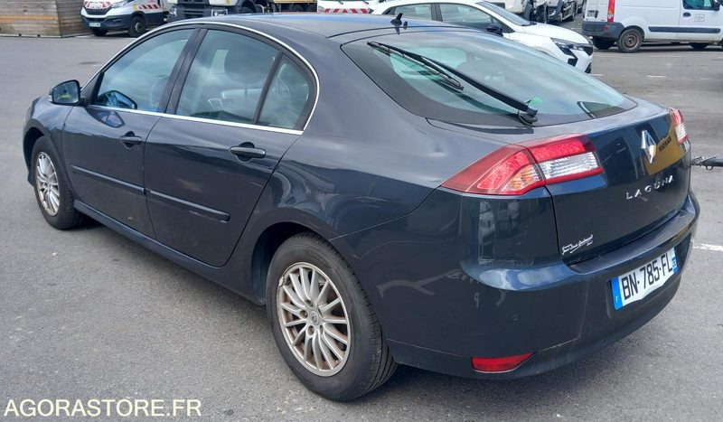 Renault Laguna BN785FL - Autó: 1 kép. Renault Laguna BN785FL - Autó: 1 kép.
