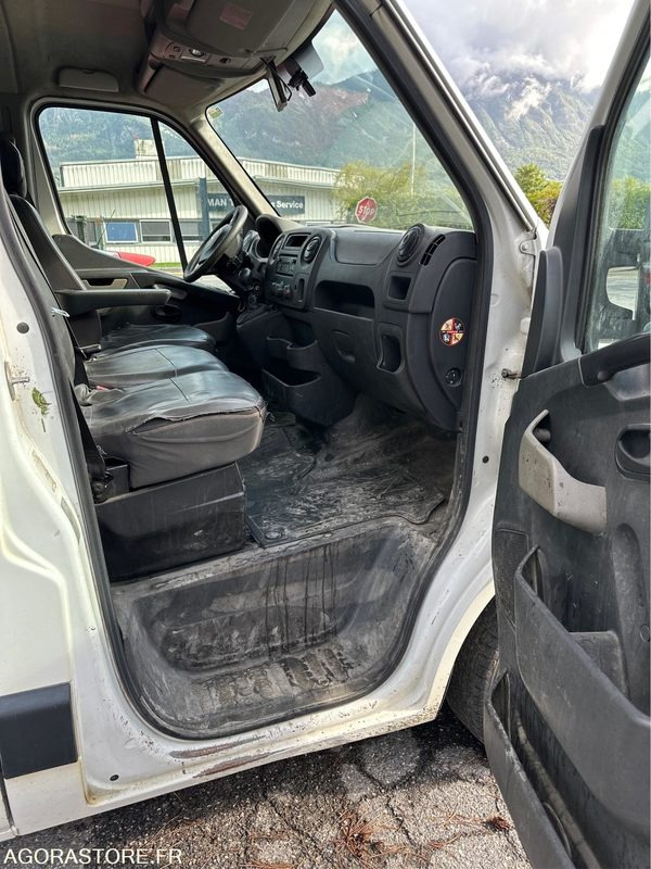 Renault Master - 2013 - 174908kms (P1510287) - Furgon: 5 kép. Renault Master - 2013 - 174908kms (P1510287) - Furgon: 5 kép.