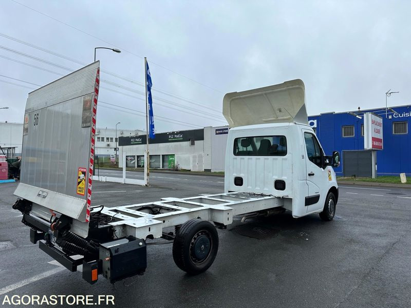 Renault Master III 2.3 DCI Plateau avec Hayon - Alvaz teherautó: 3 kép. Renault Master III 2.3 DCI Plateau avec Hayon - Alvaz teherautó: 3 kép.