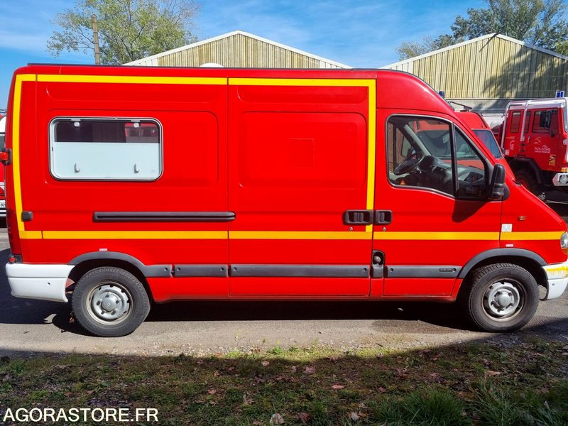 Renault Master L2H2 - CW 139 PC - 2000 - Furgon: 4 kép. Renault Master L2H2 - CW 139 PC - 2000 - Furgon: 4 kép.
