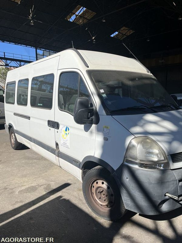 Renault Master TCP 15 places - Minibusz, Kisbusz: 1 kép. Renault Master TCP 15 places - Minibusz, Kisbusz: 1 kép.