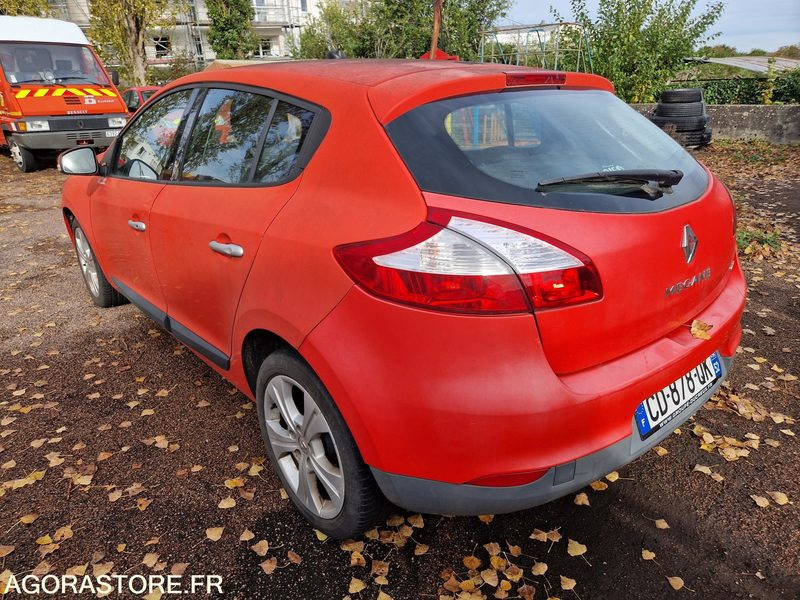 Renault Megane - 2012-238485 - CD878QK - Autó: 4 kép. Renault Megane - 2012-238485 - CD878QK - Autó: 4 kép.