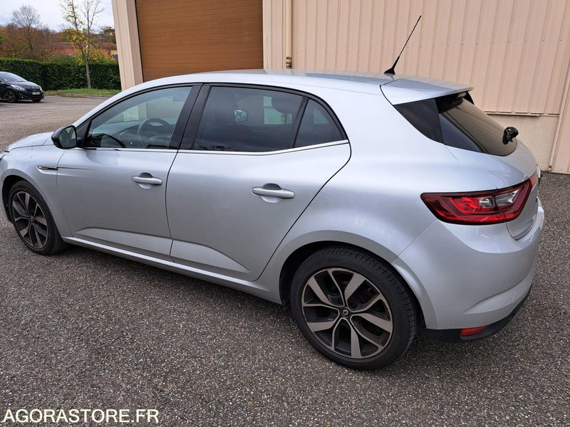Renault Mégane - 2020 - 170854 kms - Autó: 4 kép. Renault Mégane - 2020 - 170854 kms - Autó: 4 kép.