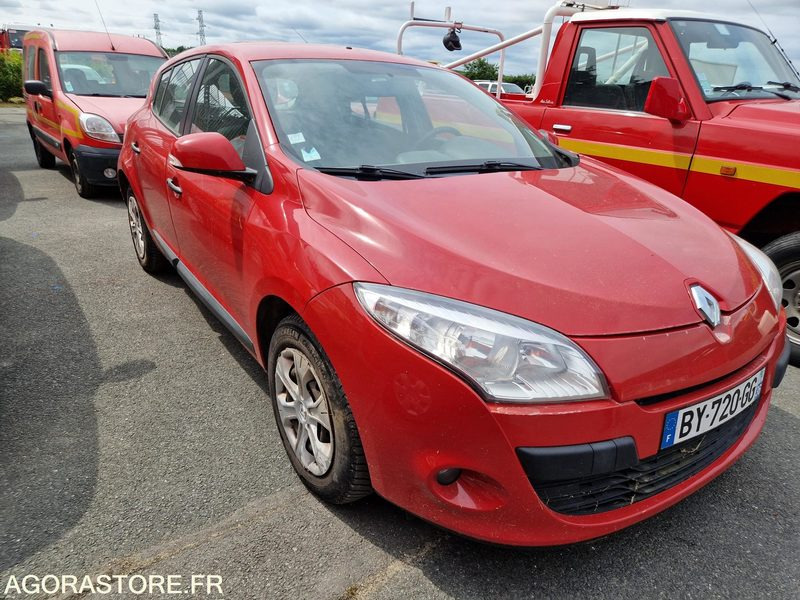 Renault Megane - BY720GG - Autó: 2 kép. Renault Megane - BY720GG - Autó: 2 kép.