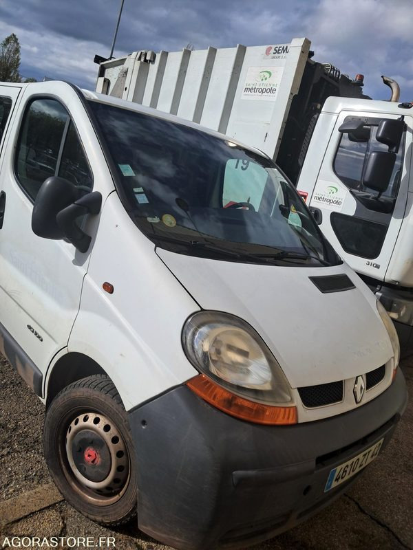 Renault TRAFIC 4610 ZT 42 - Kis furgon: 1 kép. Renault TRAFIC 4610 ZT 42 - Kis furgon: 1 kép.