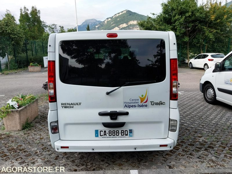 Renault Trafic - 2012 - 101452 kms - Minibusz, Kisbusz: 4 kép. Renault Trafic - 2012 - 101452 kms - Minibusz, Kisbusz: 4 kép.