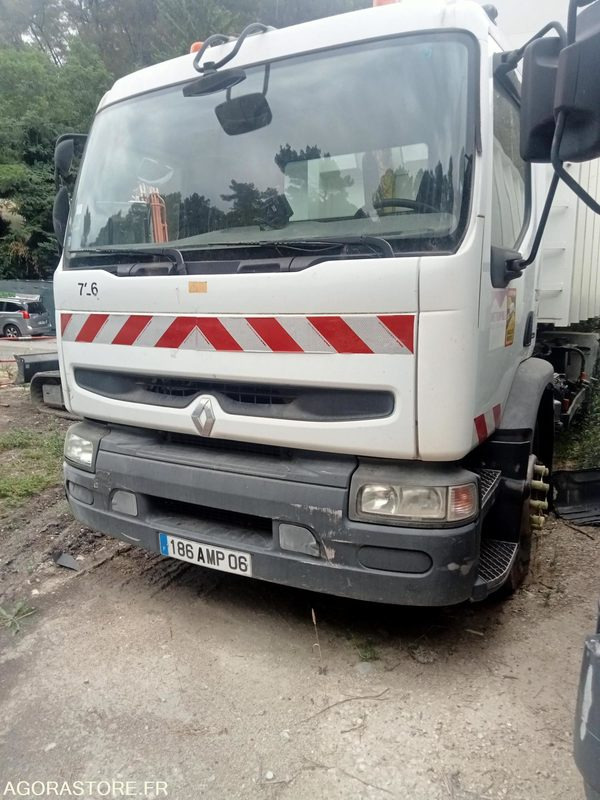 Renault Véhicule Industriel - Polybenne Premium 250 - Horgos rakodó teherautó: 2 kép. Renault Véhicule Industriel - Polybenne Premium 250 - Horgos rakodó teherautó: 2 kép.