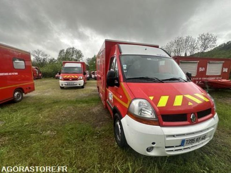 Renault master dci 120 - 7395kf46 - Furgon: 2 kép. Renault master dci 120 - 7395kf46 - Furgon: 2 kép.