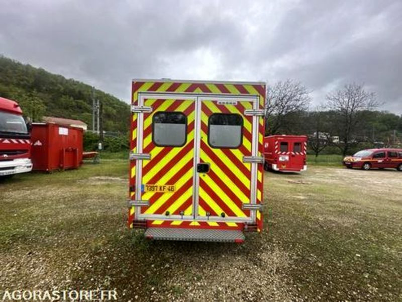 Renault master dci 120 - 7397kf46 - Furgon: 4 kép. Renault master dci 120 - 7397kf46 - Furgon: 4 kép.