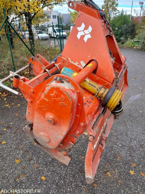 Rotovator Howard HR16 (PF224) - Kerti gépek: 3 kép. Rotovator Howard HR16 (PF224) - Kerti gépek: 3 kép.
