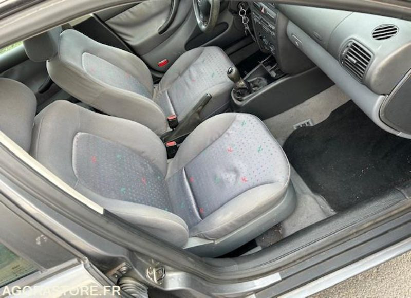 SEAT TOLEDO 1.9 TDI 110 CH - 2000 - 208 500 kms - Autó: 5 kép. SEAT TOLEDO 1.9 TDI 110 CH - 2000 - 208 500 kms - Autó: 5 kép.