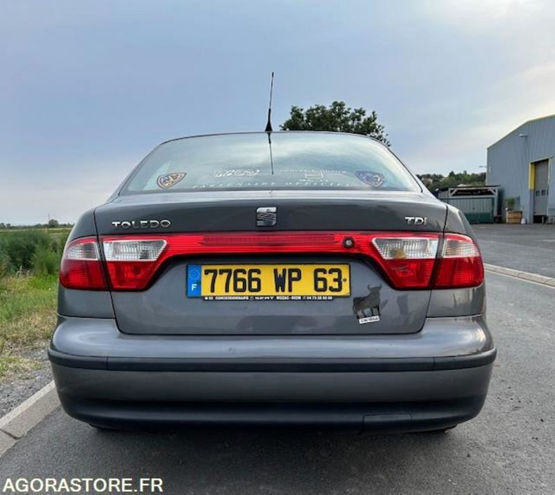 SEAT TOLEDO 1.9 TDI 110 CH - 2000 - 208 500 kms - Autó: 4 kép. SEAT TOLEDO 1.9 TDI 110 CH - 2000 - 208 500 kms - Autó: 4 kép.