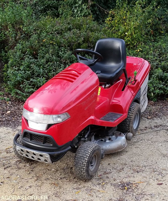 TONDEUSE AUTOPORTEE HONDA F2417 - Kerti fűkasza: 2 kép. TONDEUSE AUTOPORTEE HONDA F2417 - Kerti fűkasza: 2 kép.