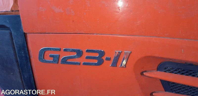 TONDEUSE AUTOPORTEE KUBOTA G23 - Kerti fűkasza: 2 kép. TONDEUSE AUTOPORTEE KUBOTA G23 - Kerti fűkasza: 2 kép.