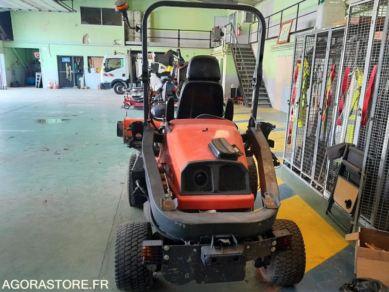 TONDEUSE KUBOTA F3680 DE 2012 - Kerti fűkasza: 2 kép. TONDEUSE KUBOTA F3680 DE 2012 - Kerti fűkasza: 2 kép.