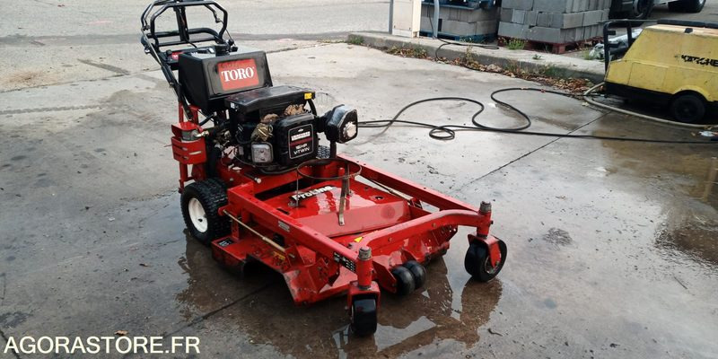 TONDEUSE TRACTEE TORO PROLINE - Kerti fűkasza: 1 kép. TONDEUSE TRACTEE TORO PROLINE - Kerti fűkasza: 1 kép.
