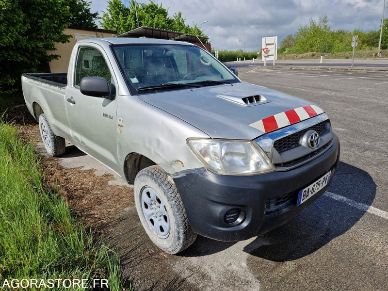 TOYOTA HILLUX - BA675PV - 2010 / 141 633 KM - Autó: 2 kép. TOYOTA HILLUX - BA675PV - 2010 / 141 633 KM - Autó: 2 kép.
