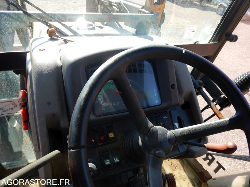 TRACTEUR AGRICOLE - Traktor: 5 kép. TRACTEUR AGRICOLE - Traktor: 5 kép.