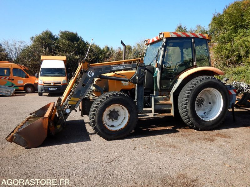 TRACTEUR AGRICOLE - Traktor: 1 kép. TRACTEUR AGRICOLE - Traktor: 1 kép.