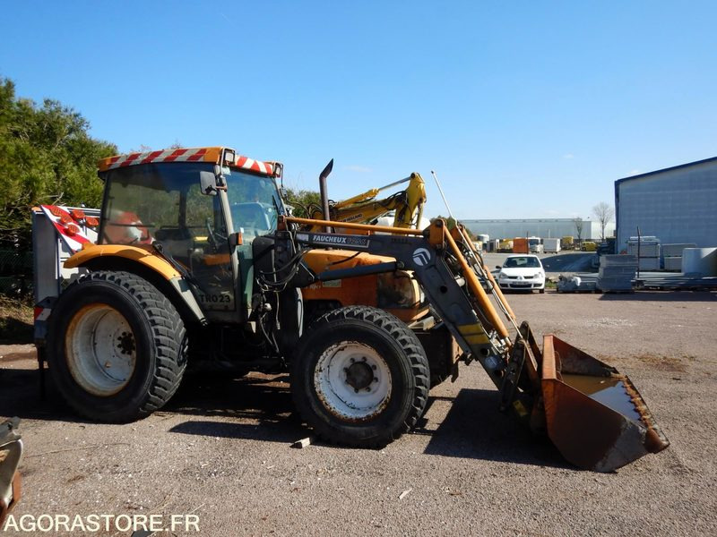 TRACTEUR AGRICOLE - Traktor: 3 kép. TRACTEUR AGRICOLE - Traktor: 3 kép.