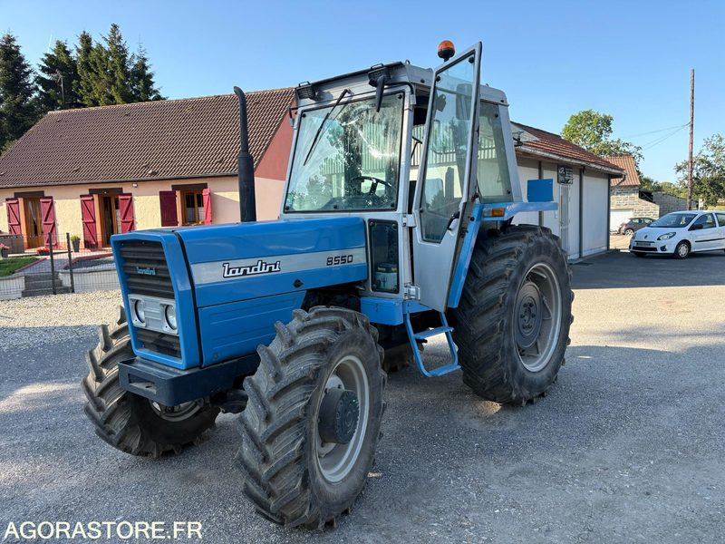 TRACTEUR AGRICOLE LANDINI 4X4 85 CV - Traktor: 2 kép. TRACTEUR AGRICOLE LANDINI 4X4 85 CV - Traktor: 2 kép.