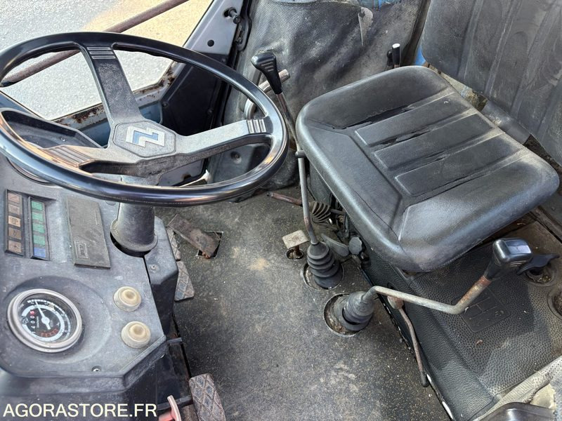 TRACTEUR AGRICOLE LANDINI 4X4 85 CV - Traktor: 4 kép. TRACTEUR AGRICOLE LANDINI 4X4 85 CV - Traktor: 4 kép.