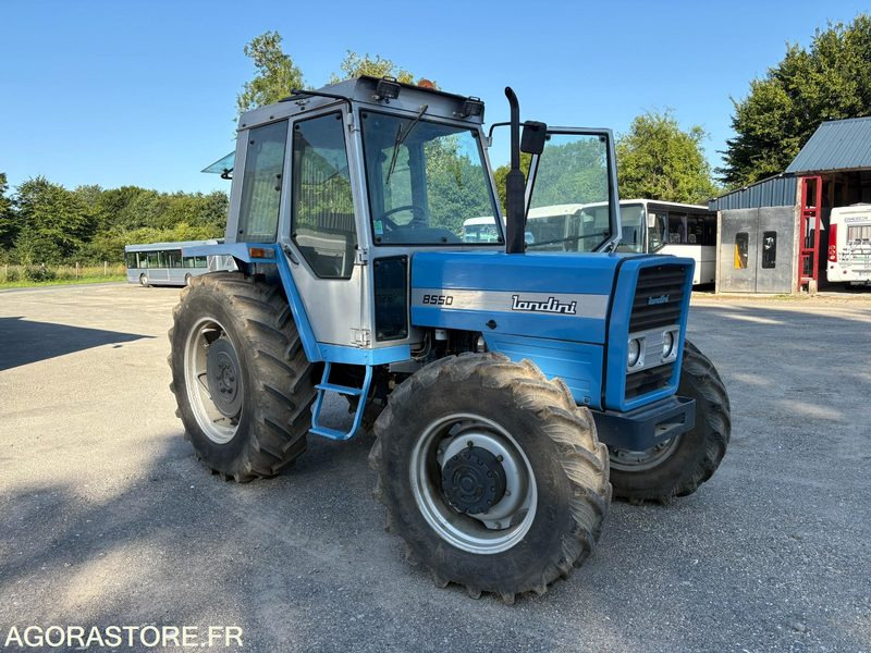 TRACTEUR AGRICOLE LANDINI 4X4 85 CV - Traktor: 1 kép. TRACTEUR AGRICOLE LANDINI 4X4 85 CV - Traktor: 1 kép.
