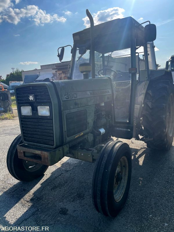 TRACTEUR AGRICOLE MASSEY FERGUSON - 1995 - 3223 HEURES - Traktor: 4 kép. TRACTEUR AGRICOLE MASSEY FERGUSON - 1995 - 3223 HEURES - Traktor: 4 kép.