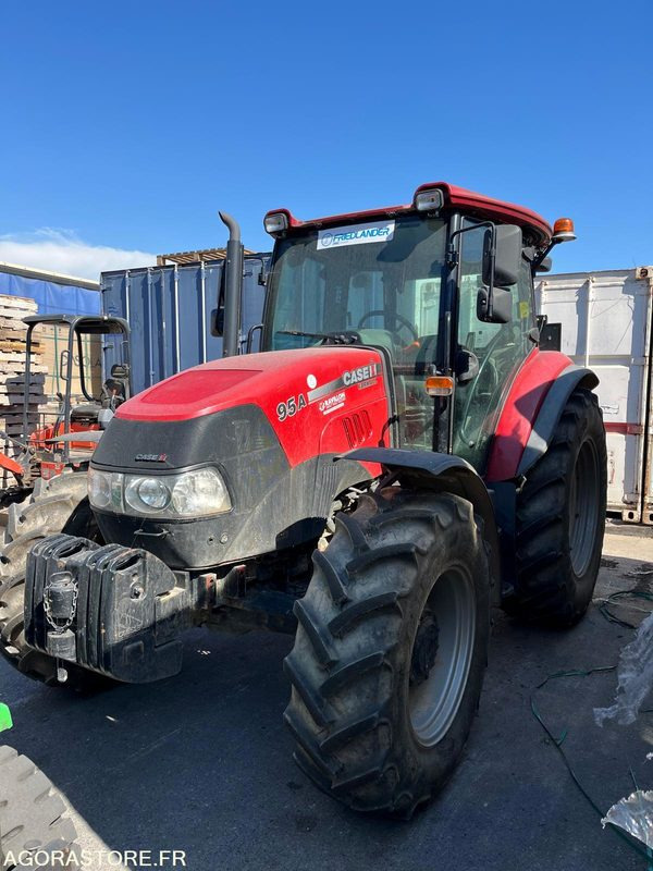 TRACTEUR CASE FARMALL95 - FD902NC - 2019 - 712 HEURES - Traktor: 4 kép. TRACTEUR CASE FARMALL95 - FD902NC - 2019 - 712 HEURES - Traktor: 4 kép.