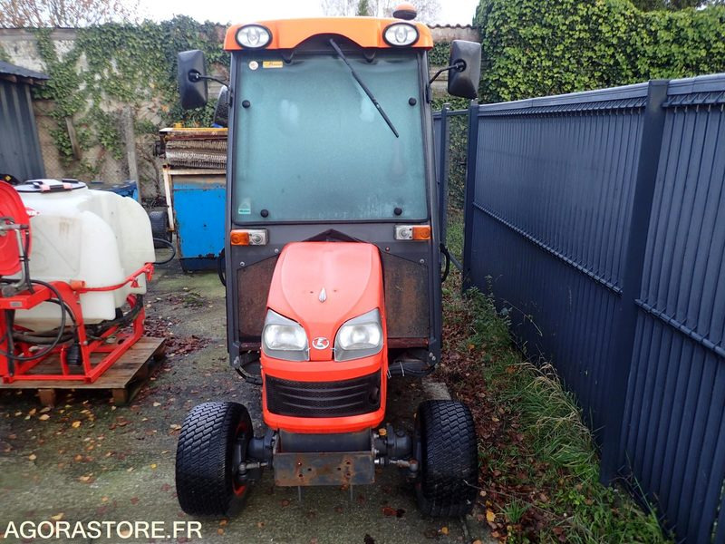 TRACTEUR KUBOTA BX2350 - Traktor: 2 kép. TRACTEUR KUBOTA BX2350 - Traktor: 2 kép.