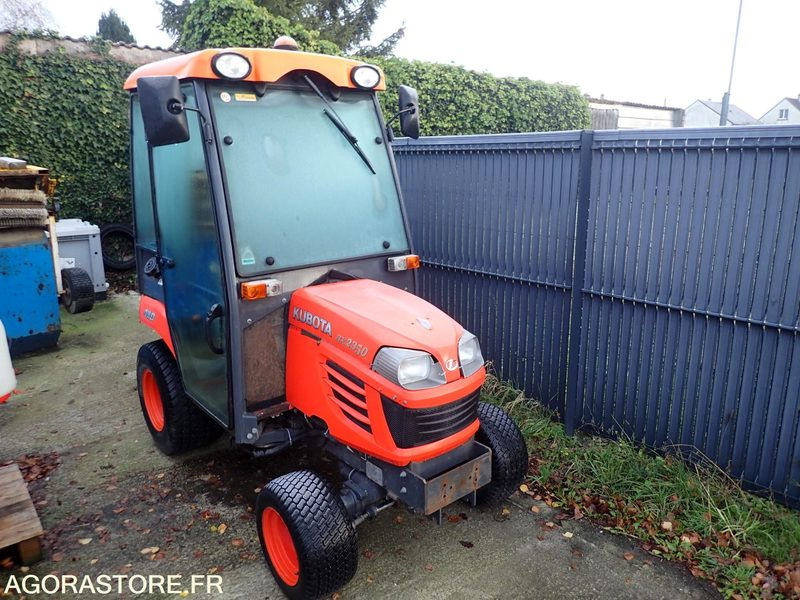 TRACTEUR KUBOTA BX2350 - Traktor: 1 kép. TRACTEUR KUBOTA BX2350 - Traktor: 1 kép.
