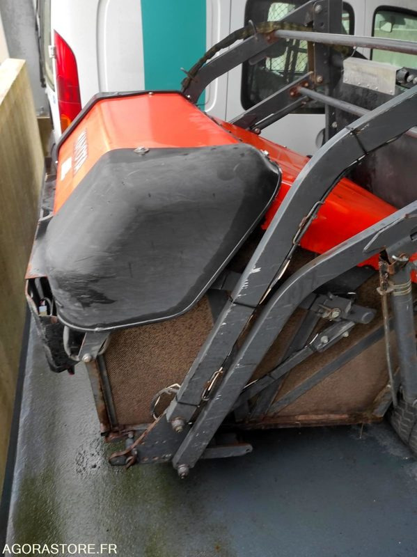 TRACTEUR KUBOTA G23 - Kerti fűkasza: 3 kép. TRACTEUR KUBOTA G23 - Kerti fűkasza: 3 kép.