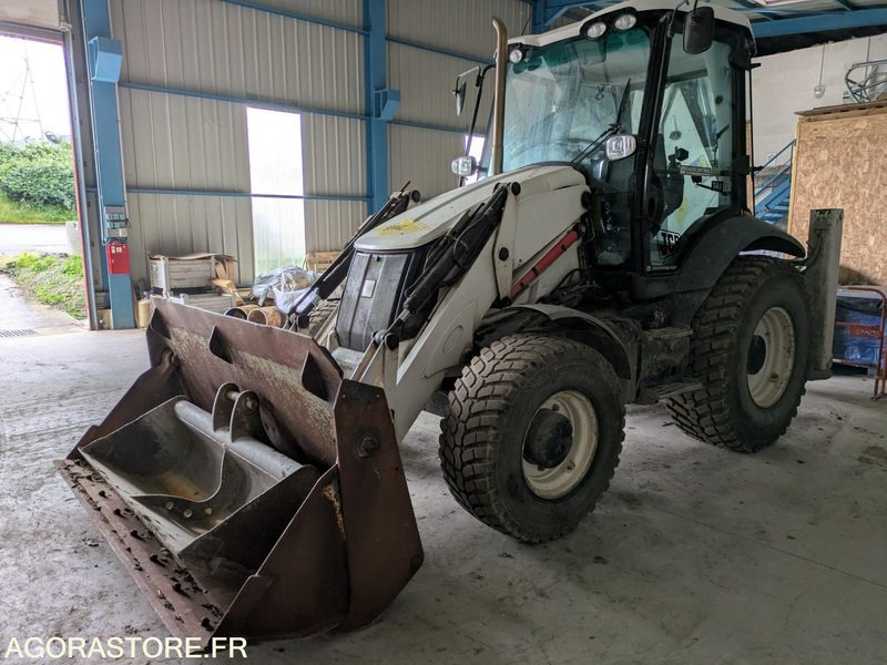 TRACTOPELLE - JCB 3CX AEC - 2017 / 7639 H - Kotrórakodó: 1 kép. TRACTOPELLE - JCB 3CX AEC - 2017 / 7639 H - Kotrórakodó: 1 kép.