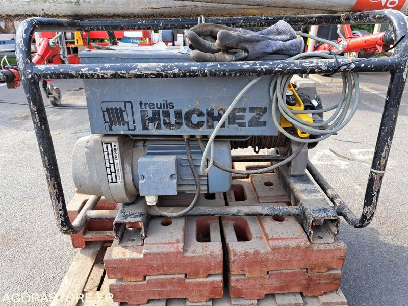 TREUIL ELECTRIQUE - Építőipari berendezések: 2 kép. TREUIL ELECTRIQUE - Építőipari berendezések: 2 kép.