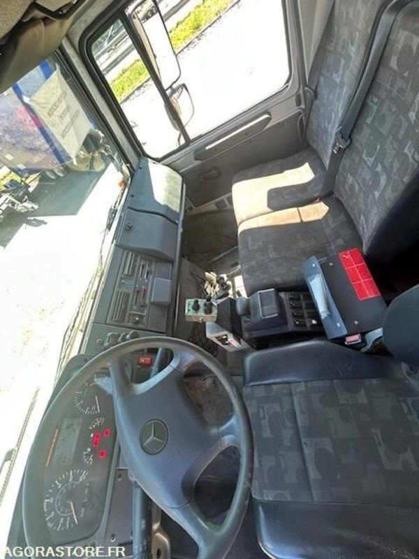 Teherautó CAMION 4X4 MERCEDES UNIMOG U5000 2009 62289 KM 4667 HEURES: 14 kép.