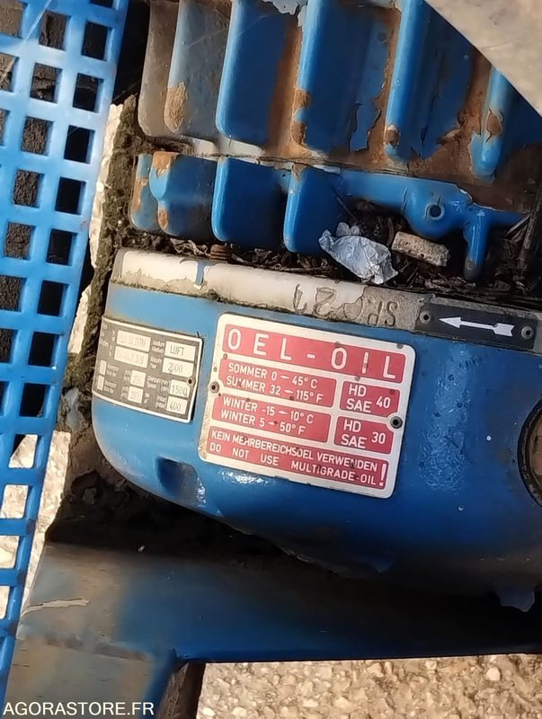 Camion 3.5t Hydrocureur Renault Mascott – équipement Huwer - Teherautó: 2 kép. Camion 3.5t Hydrocureur Renault Mascott – équipement Huwer - Teherautó: 2 kép.