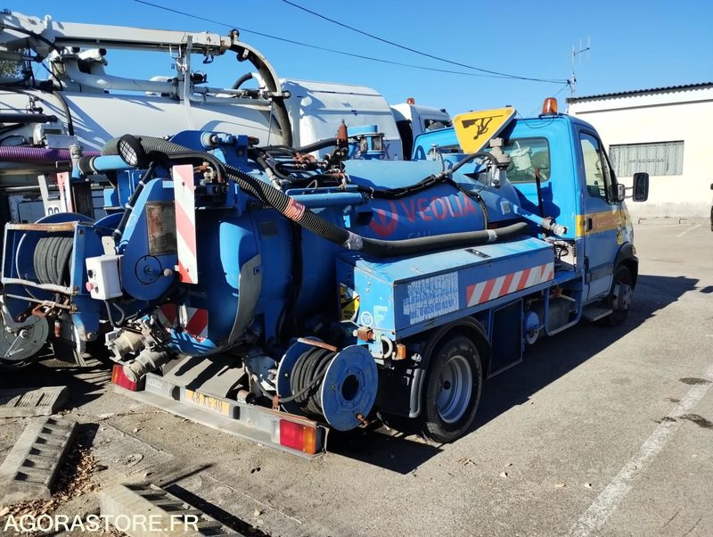 Camion 3.5t Hydrocureur Renault Mascott – équipement Huwer - Teherautó: 1 kép. Camion 3.5t Hydrocureur Renault Mascott – équipement Huwer - Teherautó: 1 kép.