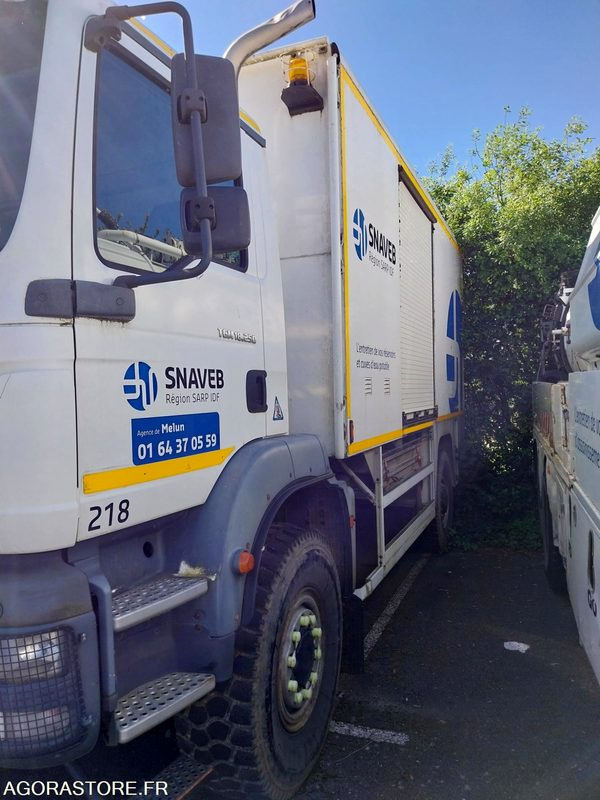 MAN TGM 4X4 18.250 Fourgon GIMAEX VASP 2011 212000Km ROULANT PRO UNIQUEMENT - Teherautó: 3 kép. MAN TGM 4X4 18.250 Fourgon GIMAEX VASP 2011 212000Km ROULANT PRO UNIQUEMENT - Teherautó: 3 kép.