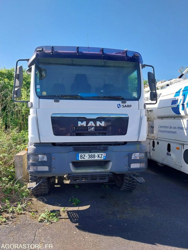 MAN TGM 4X4 18.250 Fourgon GIMAEX VASP 2011 212000Km ROULANT PRO UNIQUEMENT - Teherautó: 1 kép. MAN TGM 4X4 18.250 Fourgon GIMAEX VASP 2011 212000Km ROULANT PRO UNIQUEMENT - Teherautó: 1 kép.
