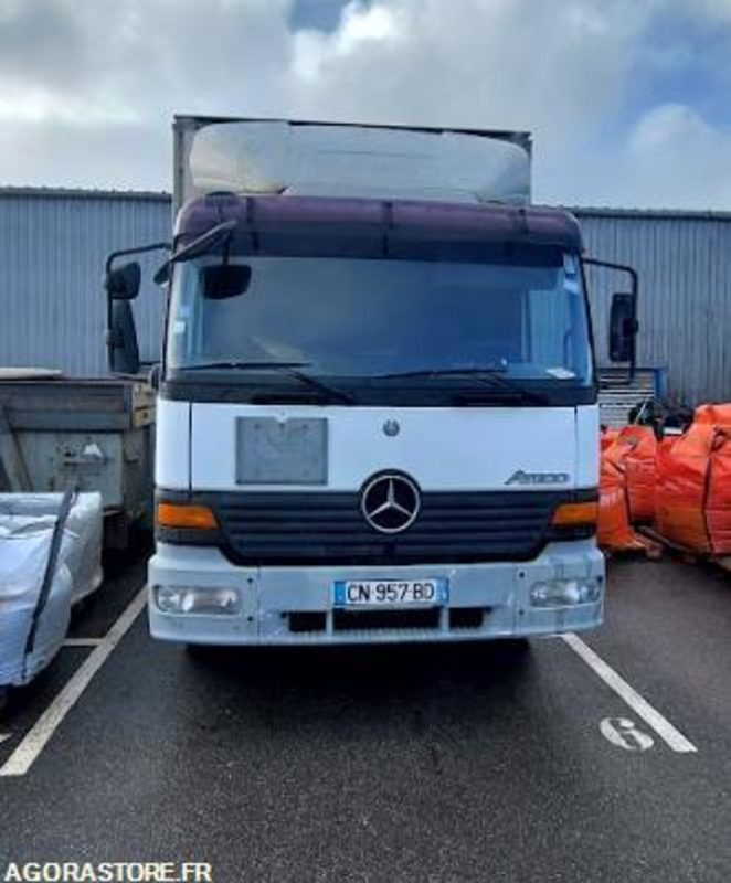 MERCEDES ATEGO Hayon ADR - CN-957-BD - 1998 / 457 456 KM - Teherautó: 1 kép. MERCEDES ATEGO Hayon ADR - CN-957-BD - 1998 / 457 456 KM - Teherautó: 1 kép.