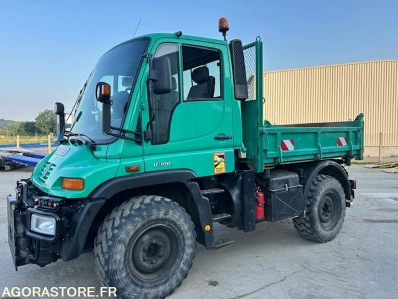 MERCEDES UNIMOG U300C VERSION COMMUNALE 2003 38210 KM - Teherautó: 1 kép. MERCEDES UNIMOG U300C VERSION COMMUNALE 2003 38210 KM - Teherautó: 1 kép.