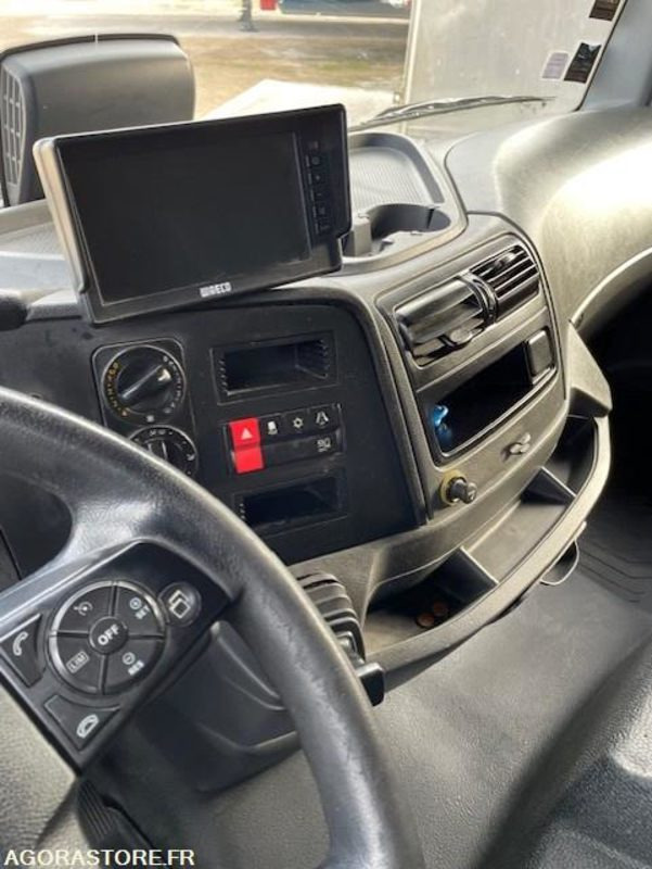 Mercedes Atego 2017 Boite automatique - Teherautó: 5 kép. Mercedes Atego 2017 Boite automatique - Teherautó: 5 kép.