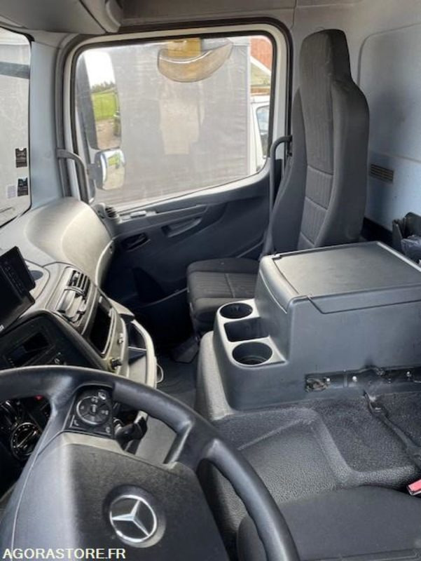 Mercedes Atego 2017 Boite automatique - Teherautó: 3 kép. Mercedes Atego 2017 Boite automatique - Teherautó: 3 kép.