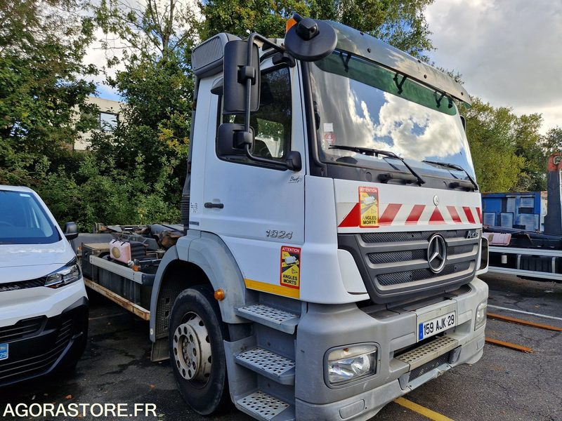 Mercedes Axor 1825 - 2007 - 169485 - 159AJK29 - Teherautó: 2 kép. Mercedes Axor 1825 - 2007 - 169485 - 159AJK29 - Teherautó: 2 kép.
