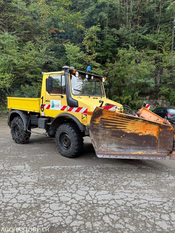 Mercedes Benz UNIMOG 1000 - 1982 - 30960kms - Teherautó: 2 kép. Mercedes Benz UNIMOG 1000 - 1982 - 30960kms - Teherautó: 2 kép.